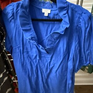 Crown & Ivy Blue Ruffled Short Sleeve Blouse